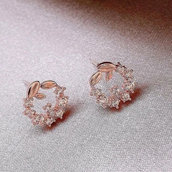 Gold Leaf Rhinestone Earrings - Picture 2 of 3